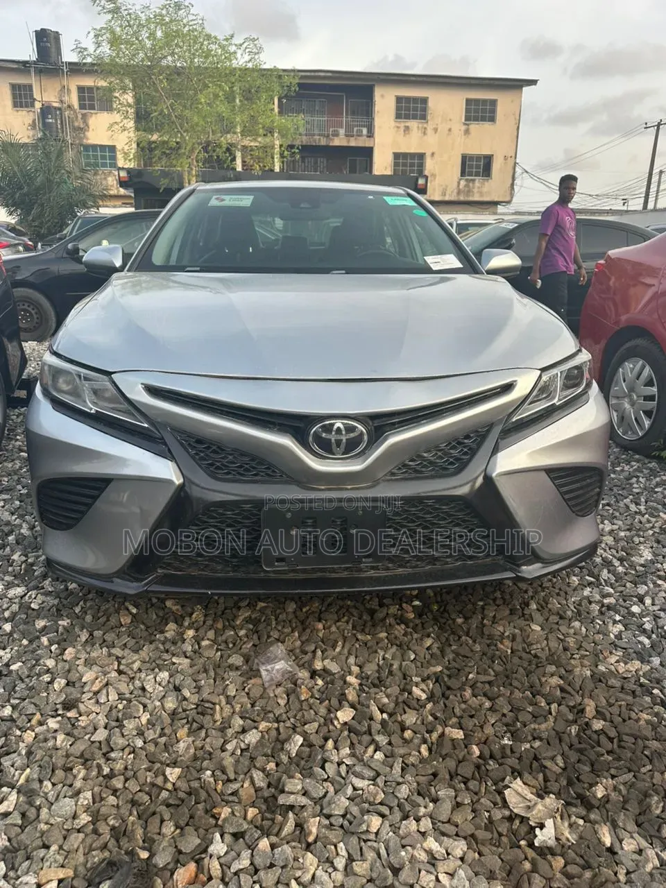 Toyota Camry SE FWD (2.5L 4cyl 8AM) 2018 Gray