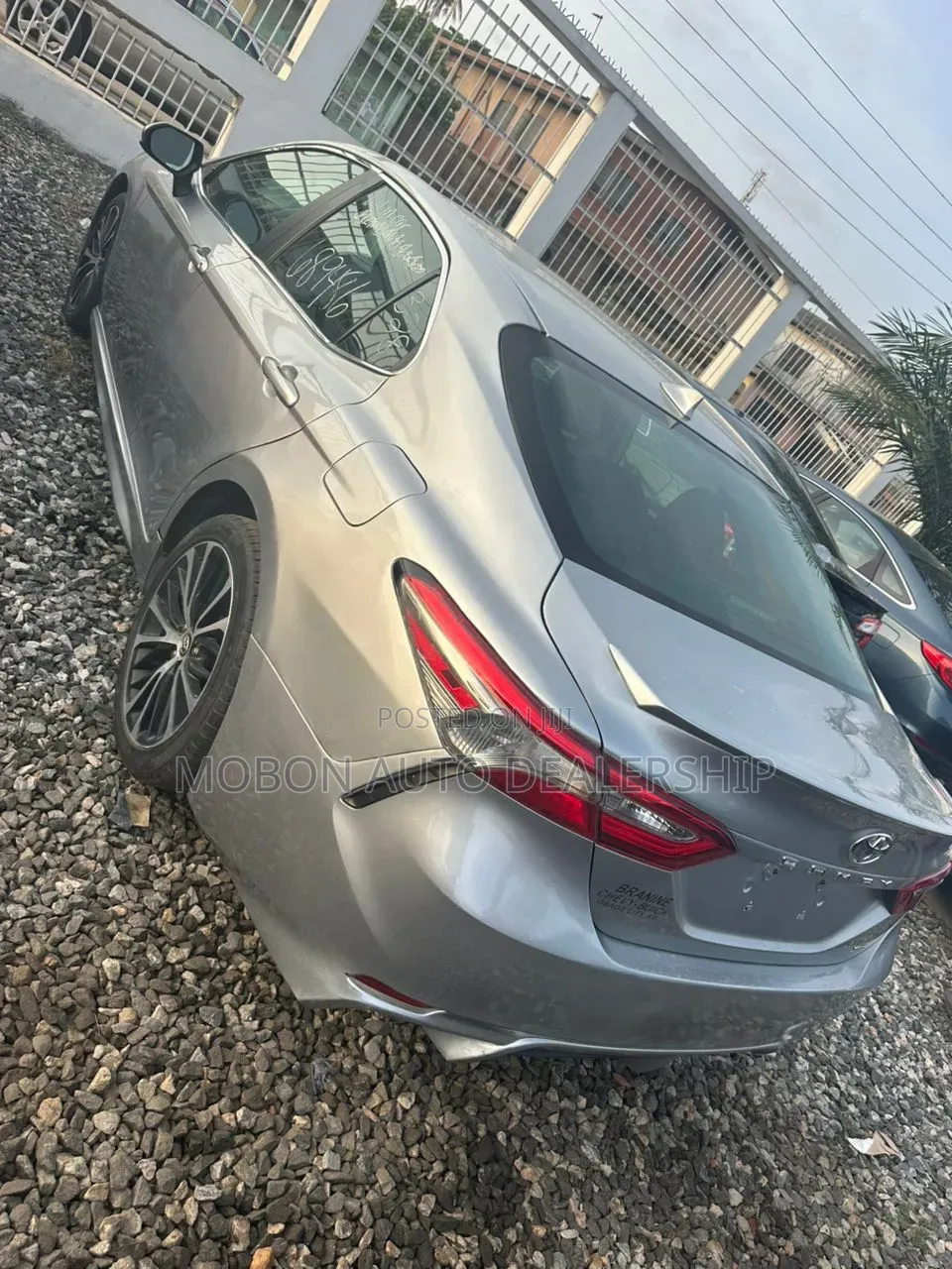 Toyota Camry SE FWD (2.5L 4cyl 8AM) 2018 Gray