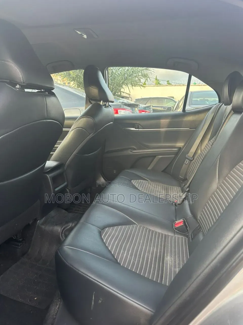 Toyota Camry SE FWD (2.5L 4cyl 8AM) 2018 Gray