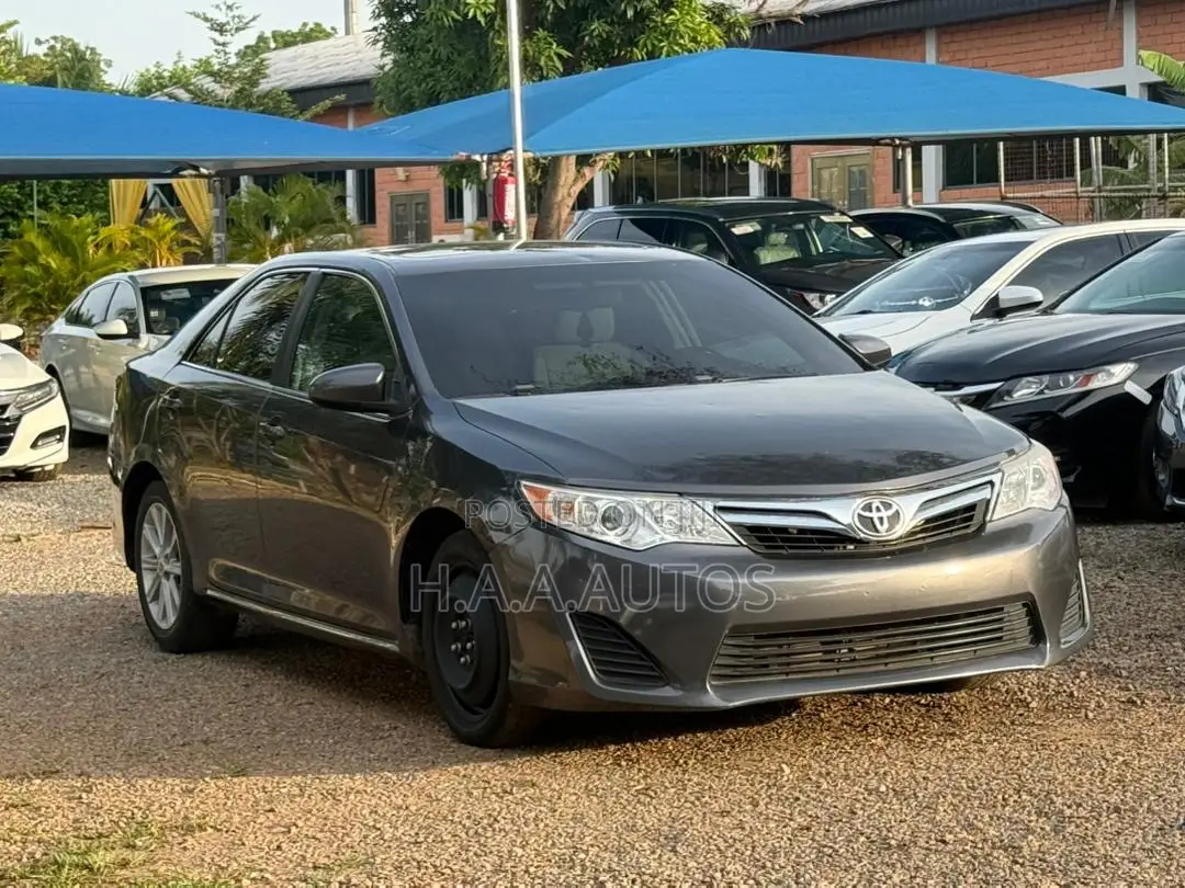 Toyota Camry 2014 Gray