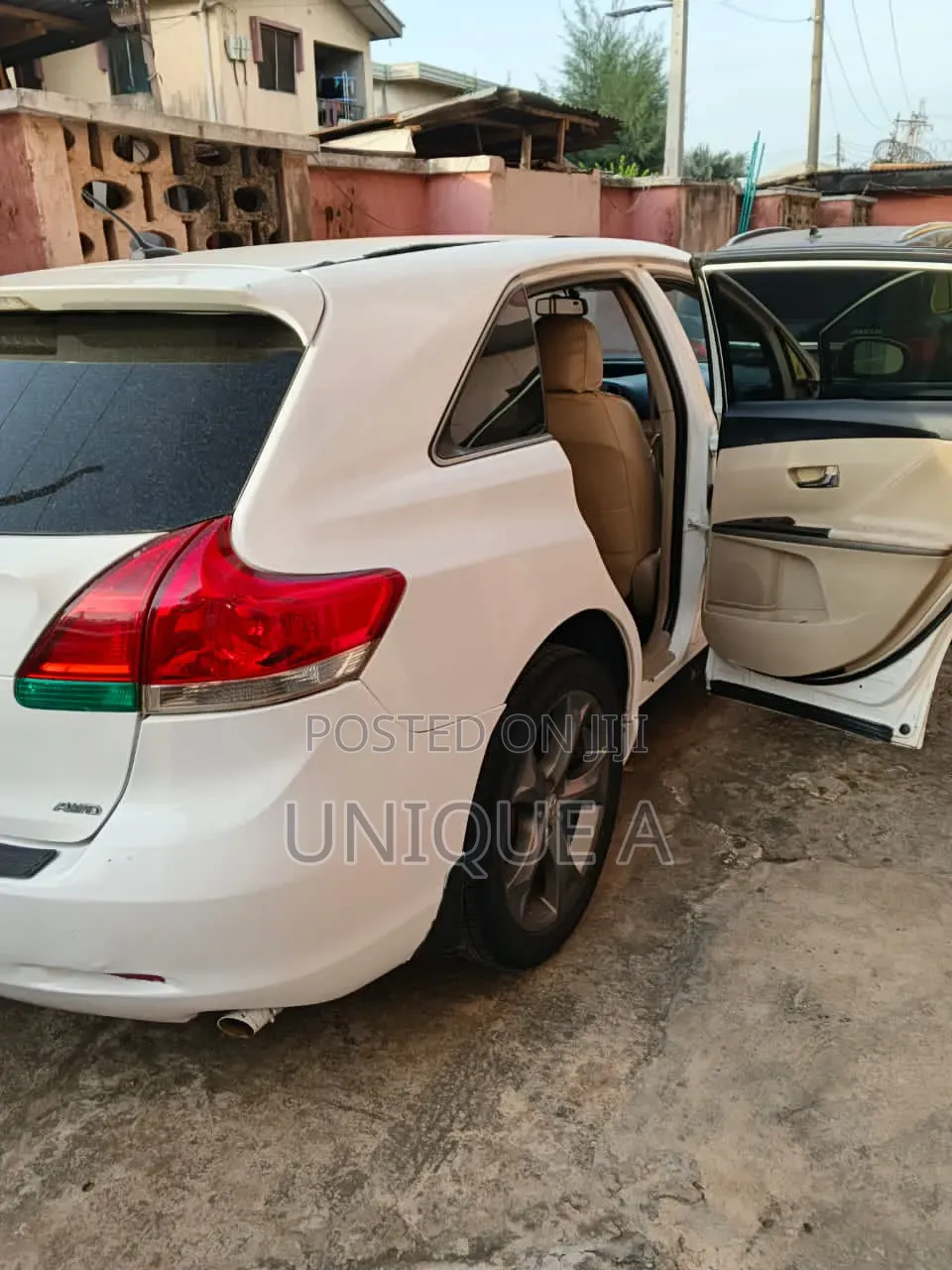 Toyota Venza 2010 White