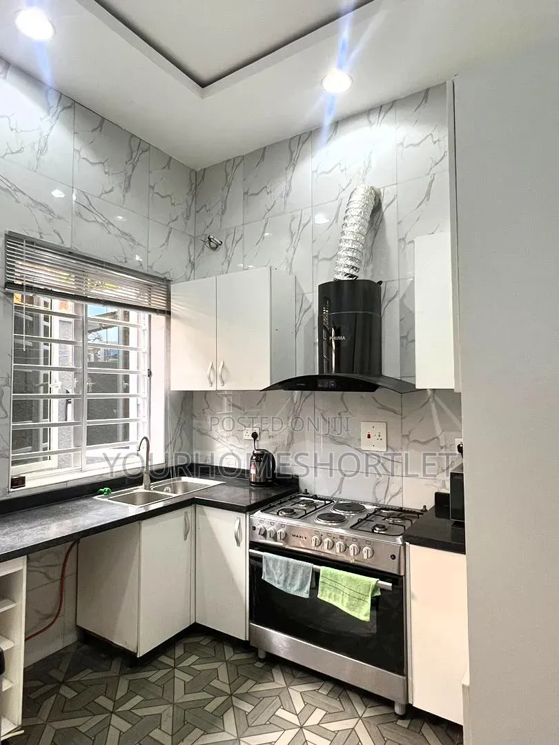 4 / 3 Bedroom Self Compound