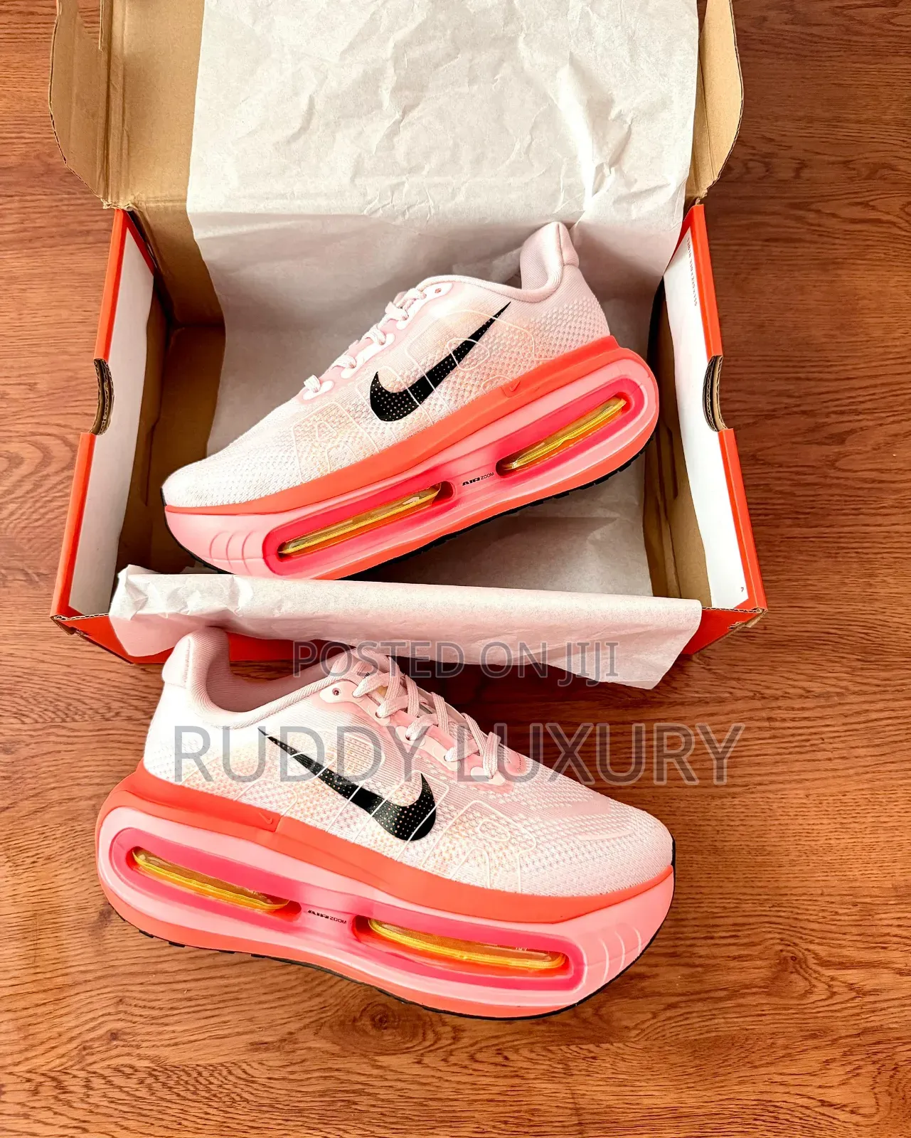 Nike Vomero Premium Sneakers