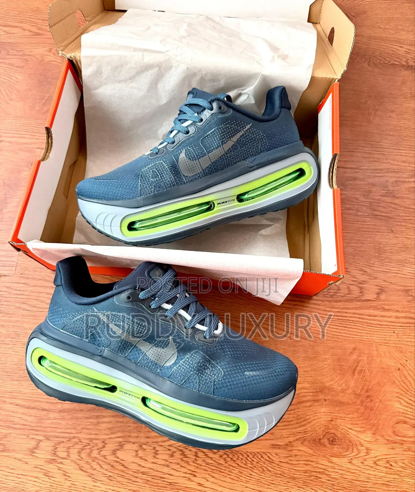 Nike Vomero Premium Sneakers