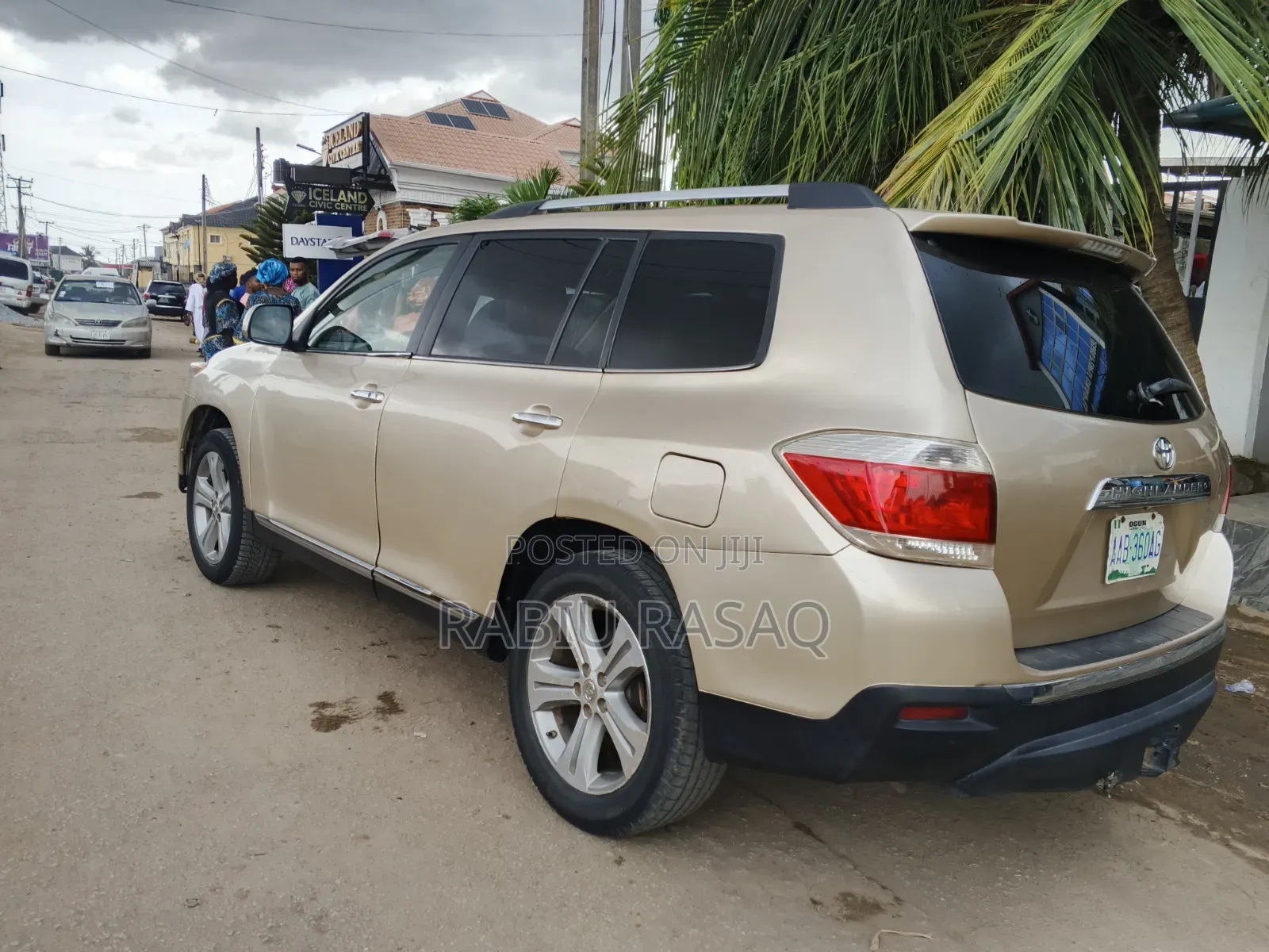 Toyota Highlander 2012 Gold