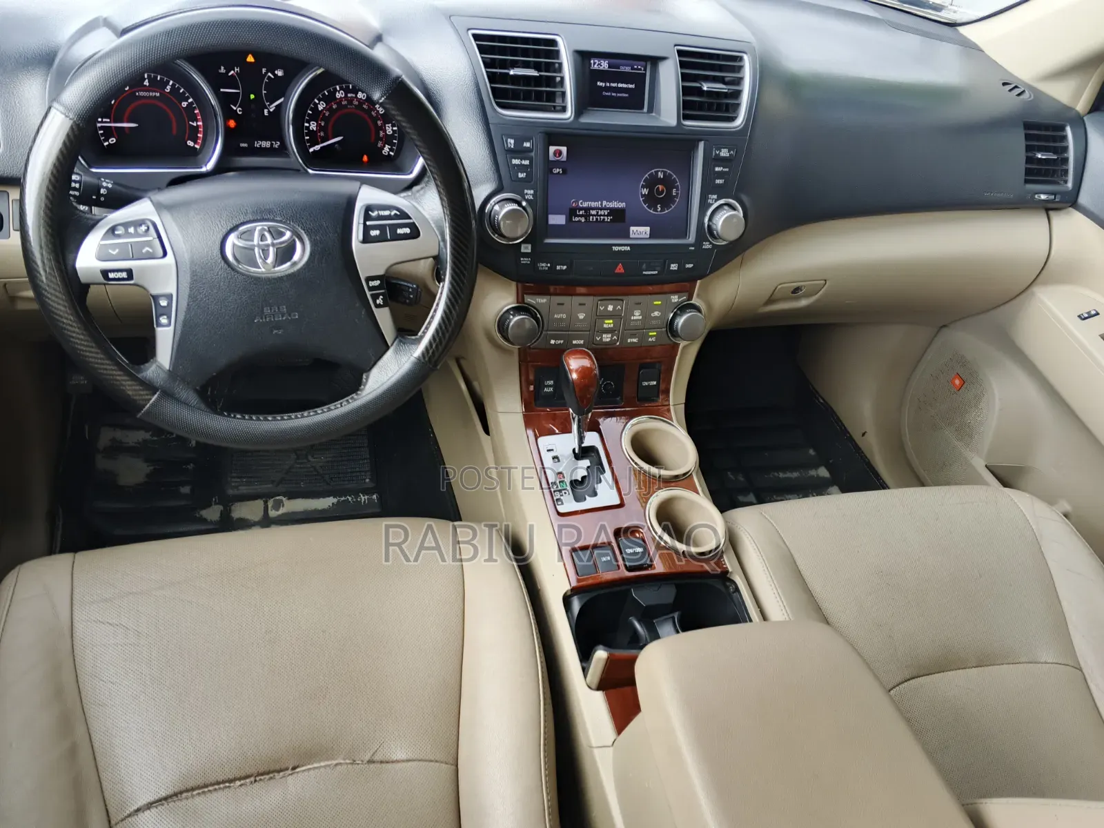 Toyota Highlander 2012 Gold