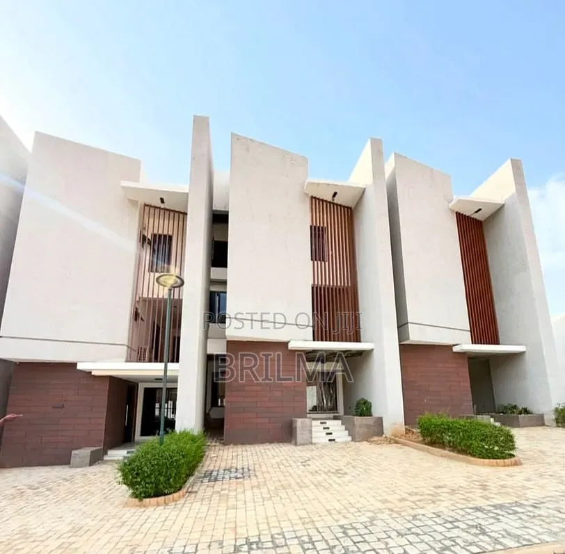 4bdrm Duplex in Guzape District for sale