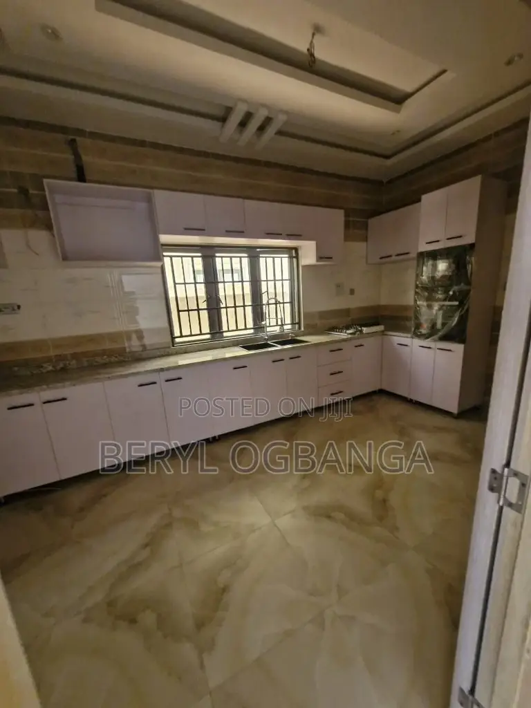 4bdrm Duplex in Ikate for sale