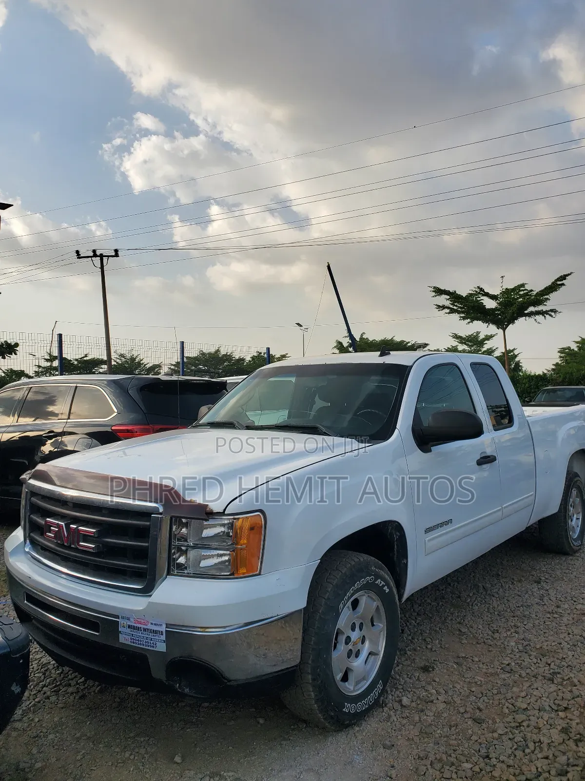 GMC Sierra 2011 White
