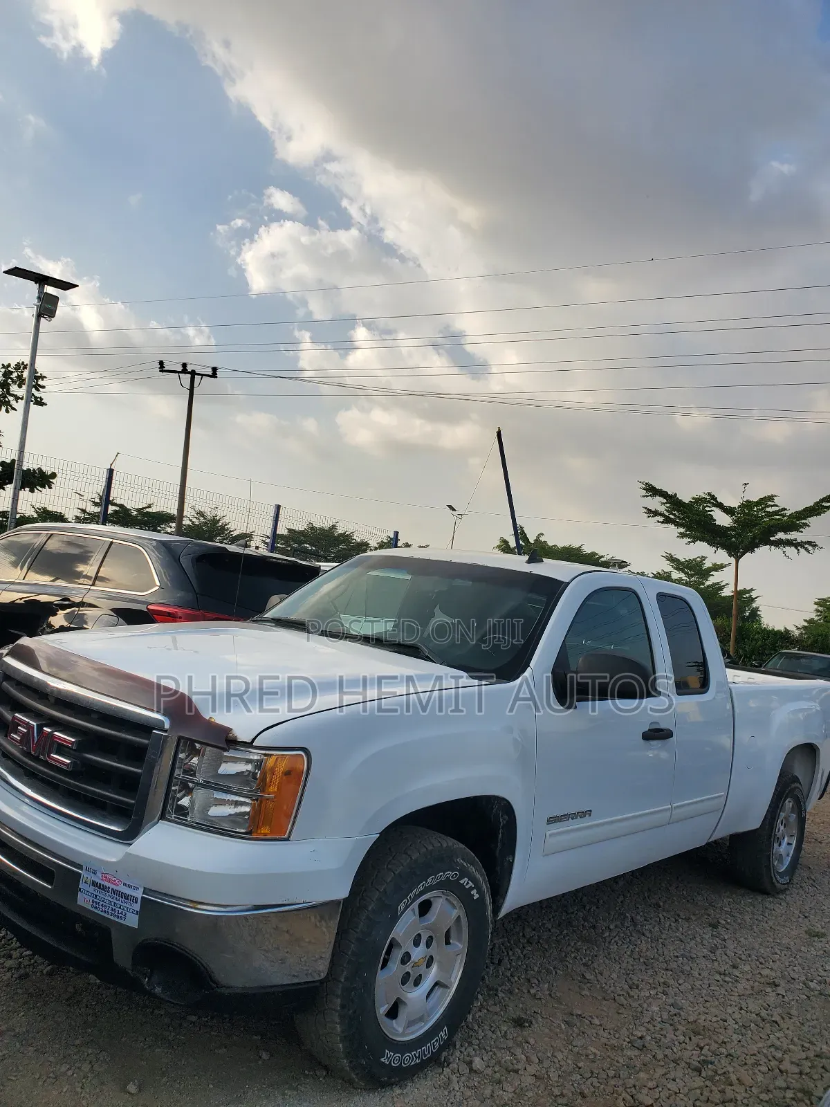 GMC Sierra 2011 White