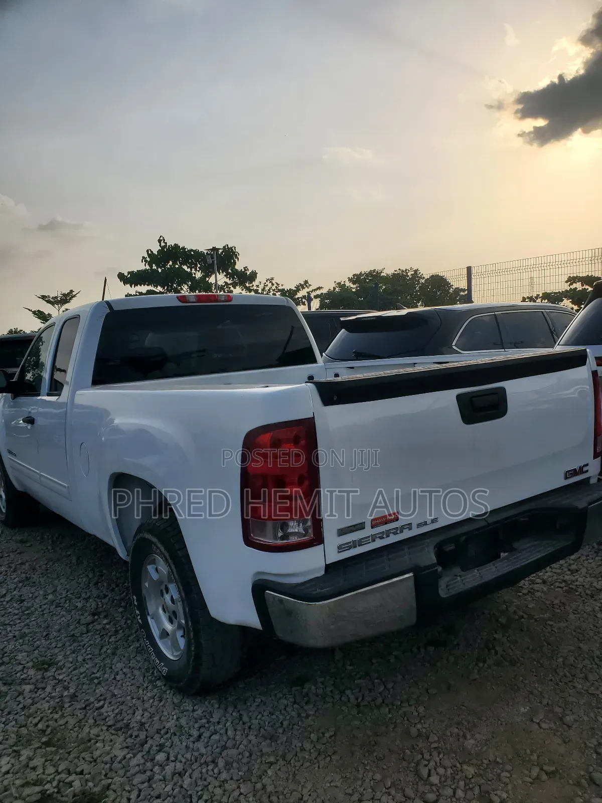 GMC Sierra 2011 White