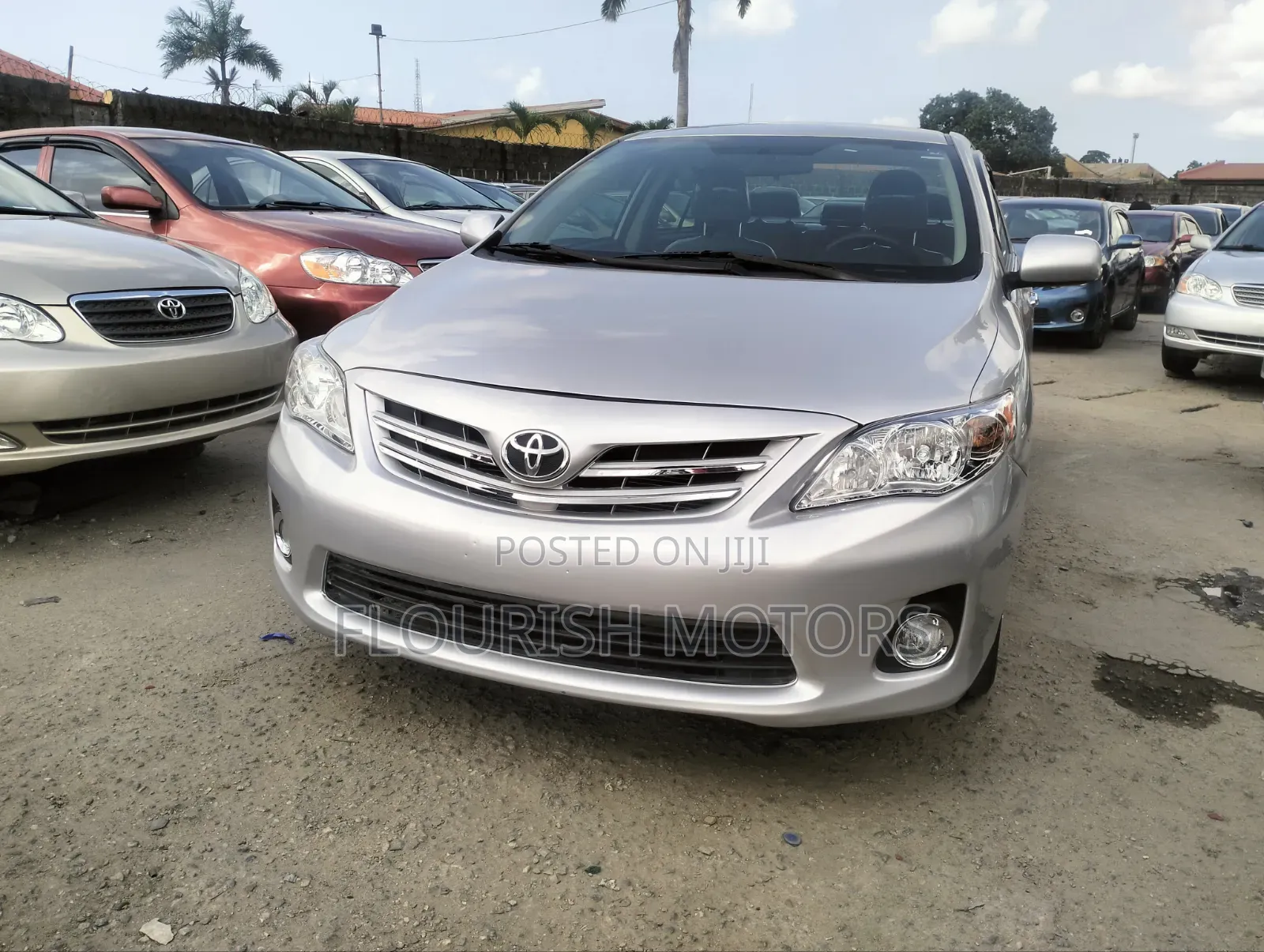 Toyota Corolla LE 4dr Sedan (1.8L 4cyl 4A) 2013 Silver