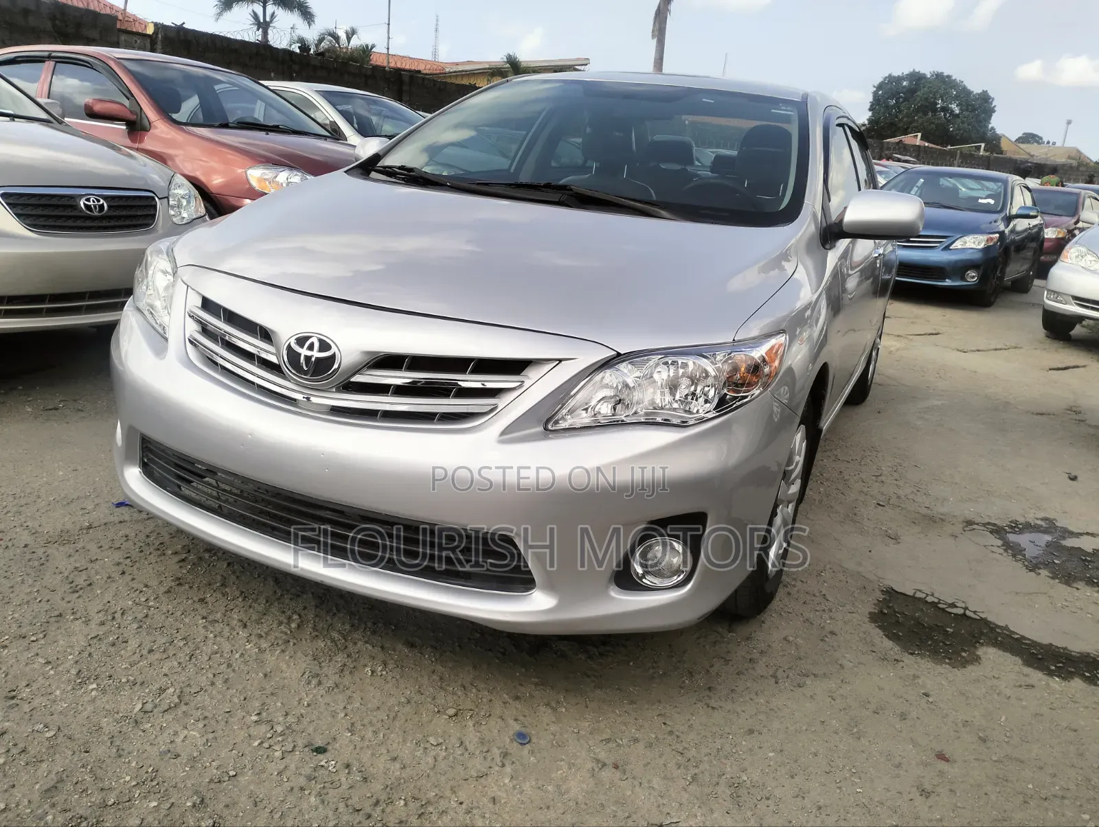 Toyota Corolla LE 4dr Sedan (1.8L 4cyl 4A) 2013 Silver