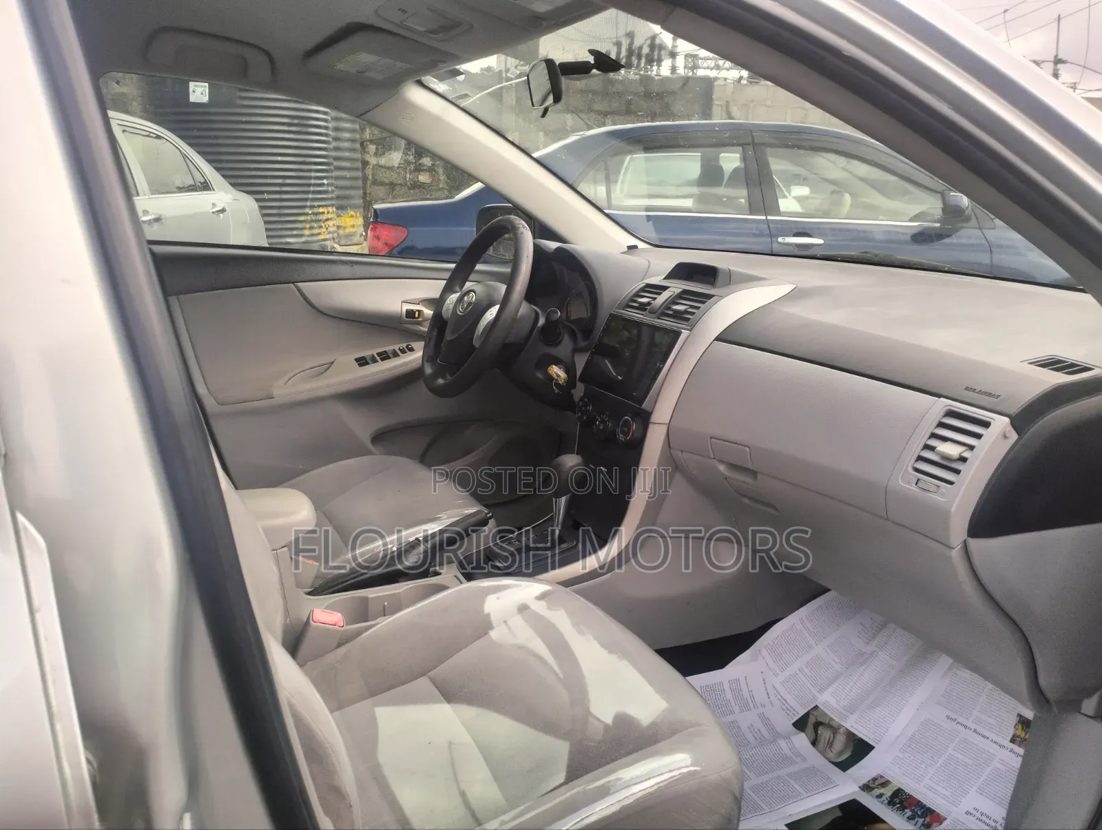Toyota Corolla LE 4dr Sedan (1.8L 4cyl 4A) 2013 Silver