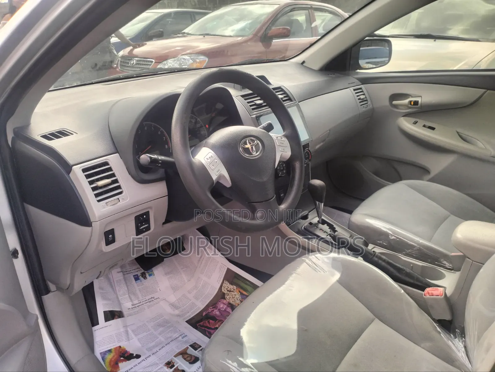 Toyota Corolla LE 4dr Sedan (1.8L 4cyl 4A) 2013 Silver