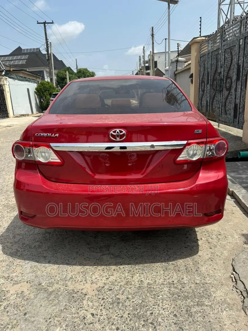 Toyota Corolla 2013 Red