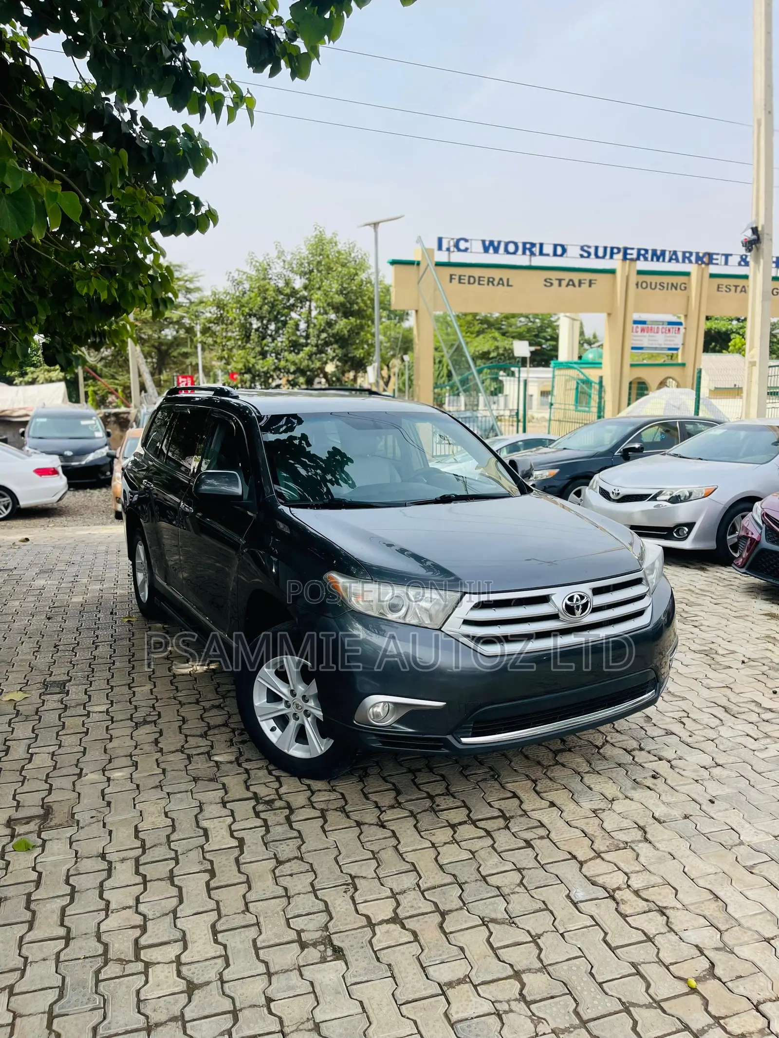 Toyota Highlander 2013 Gray