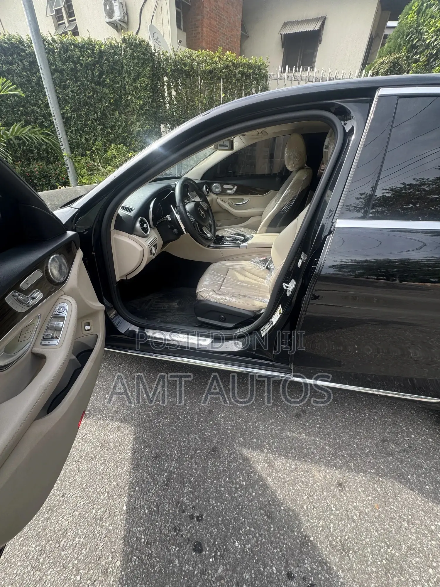 Mercedes-Benz C300 Luxury 4dr AWD 4Matic Sedan (2.0L 4cyl 7A) 2015