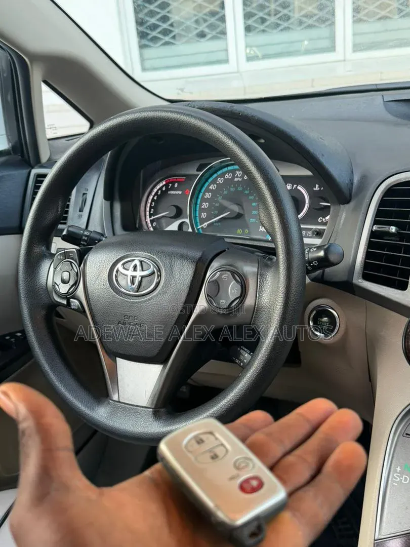 Toyota Venza 2011 White