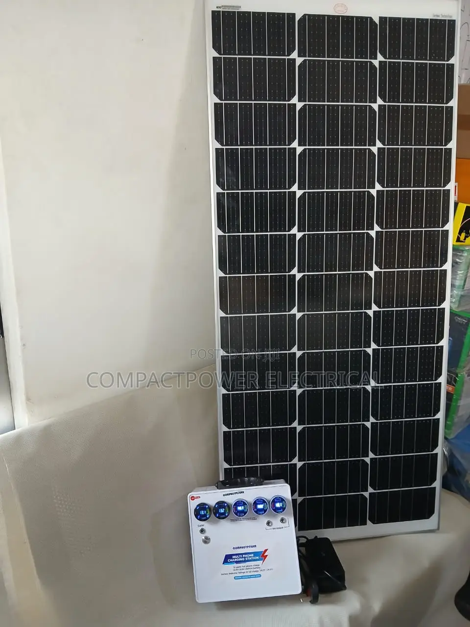 Solar Fast Charging Phone Station 16 Ports With Panel
