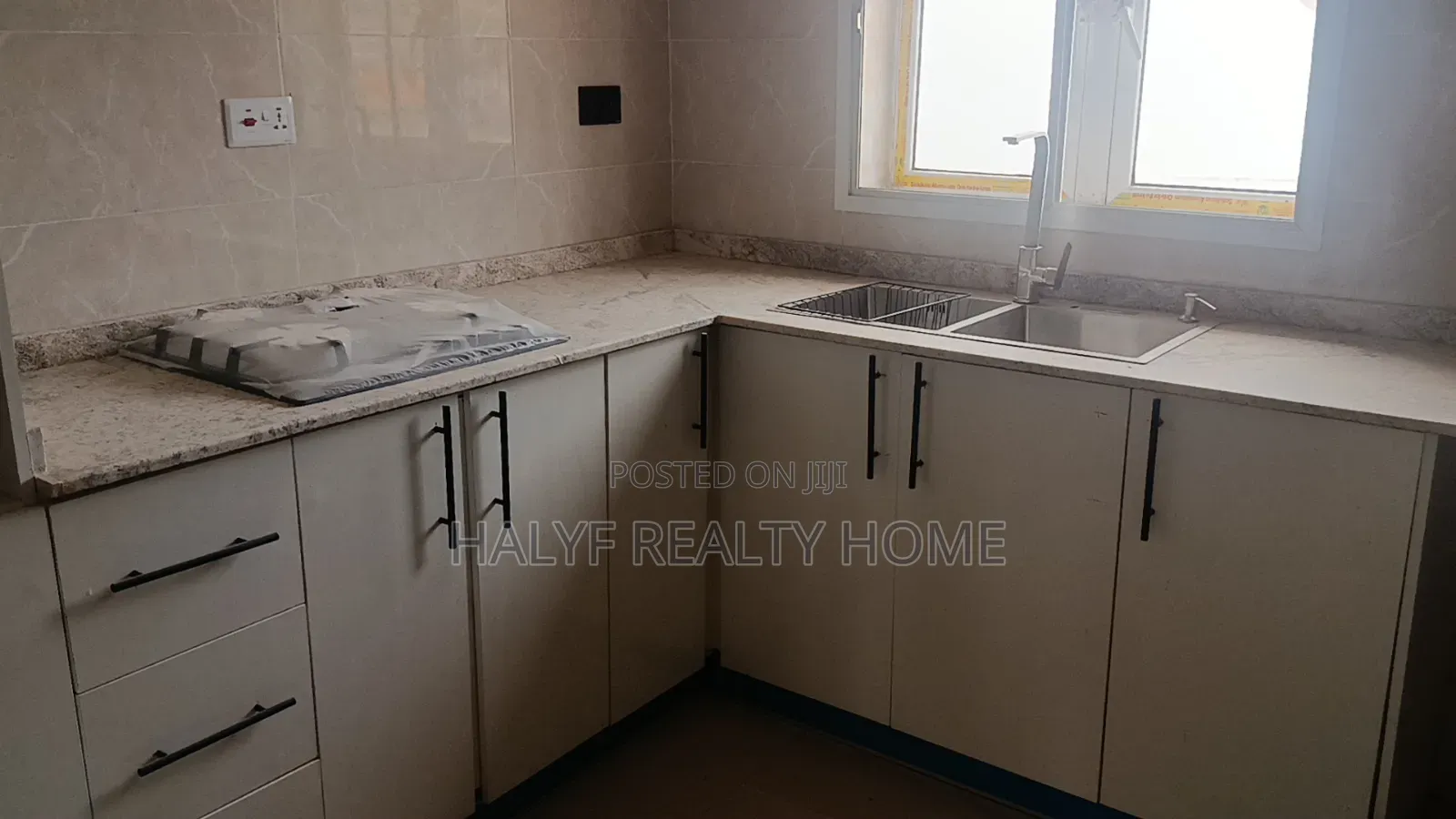 3bdrm Block of Flats in News Engineering, Dawaki for rent