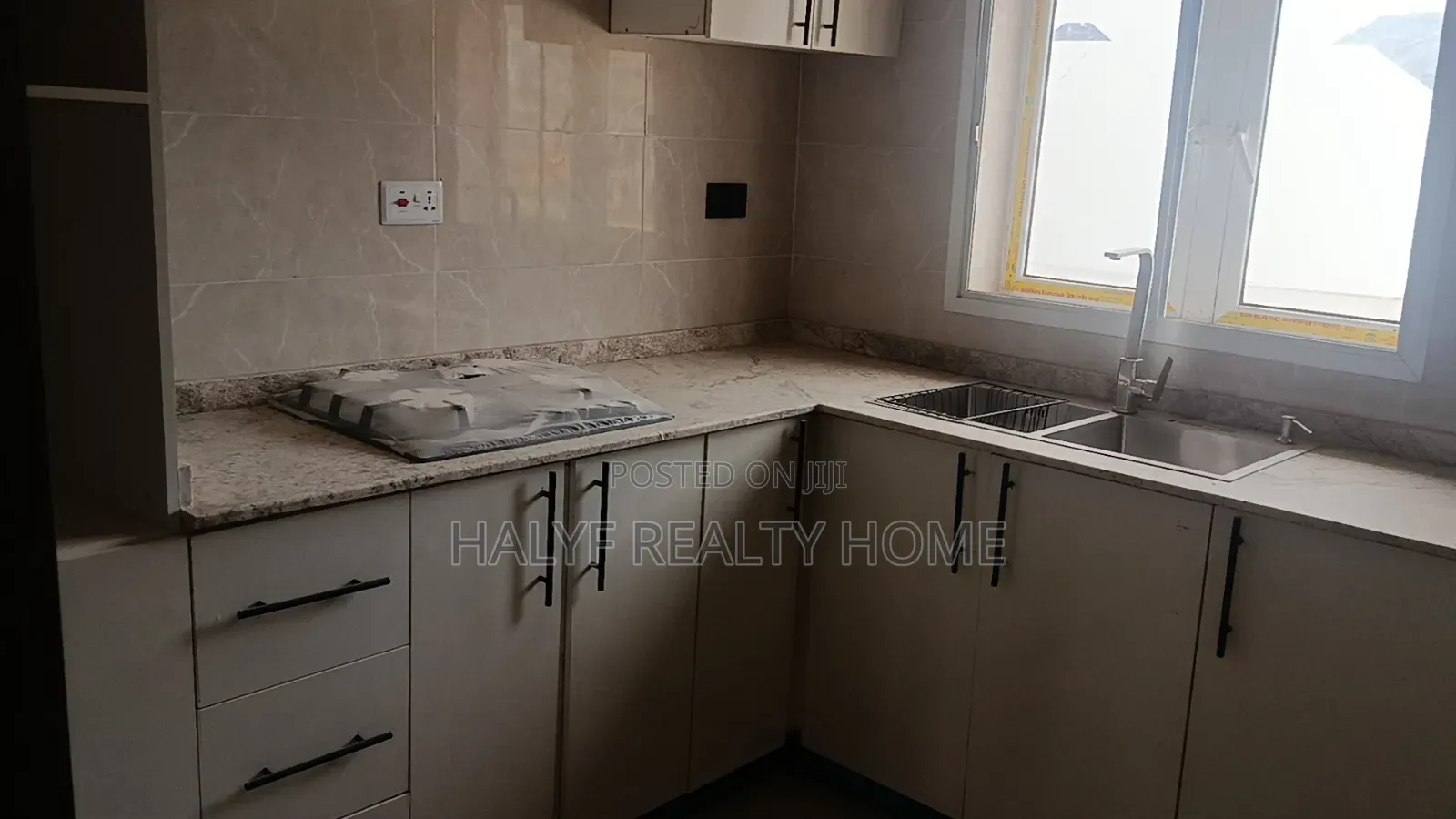 3bdrm Block of Flats in News Engineering, Dawaki for rent