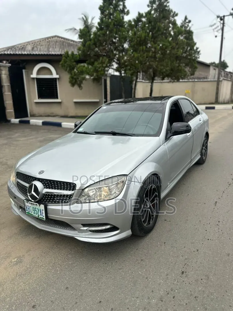 Mercedes-Benz C300 Sport 4Matic Sedan AWD (3.0L 6cyl 7A) 2010 White