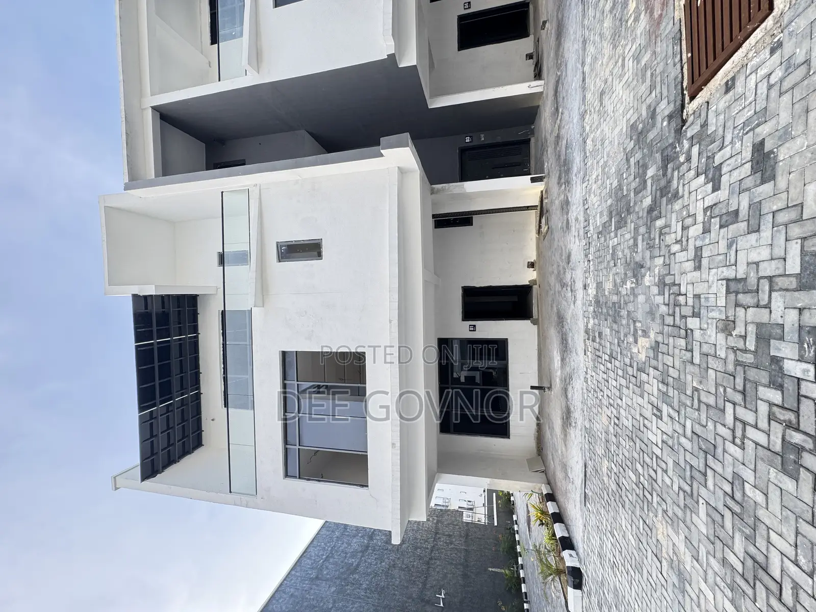 4bdrm Townhouse/Terrace in Woodland Estate, Ikate-Elegushi for sale