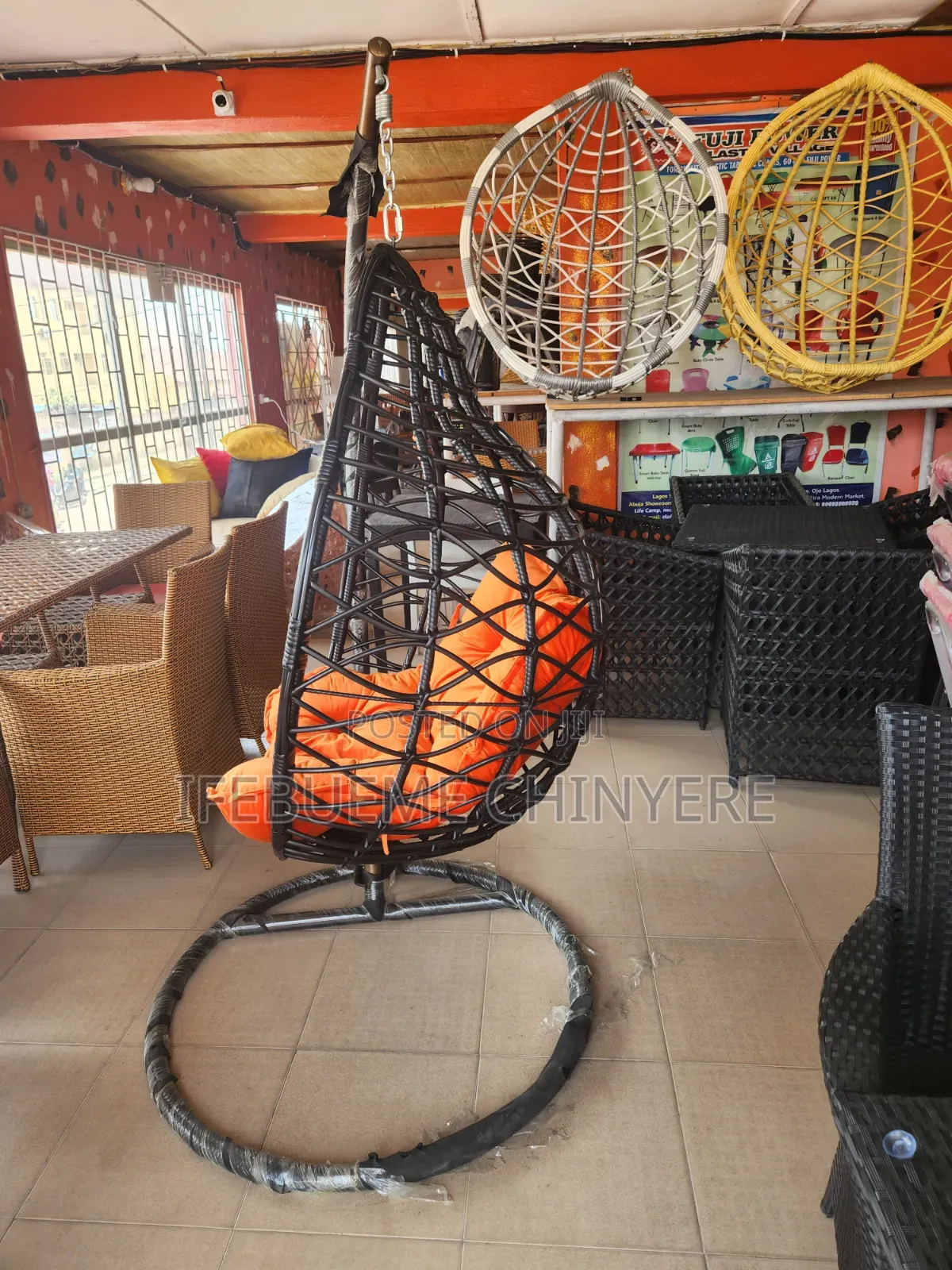 Black Pawpaw Head Design Swinging Chair F