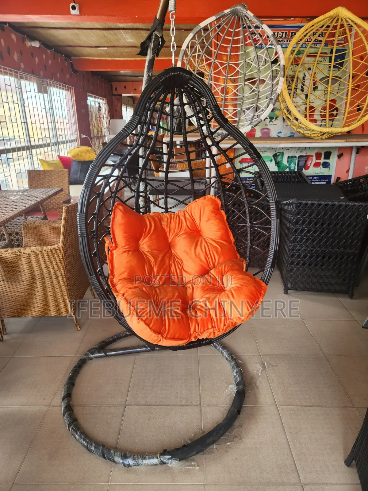 Black Pawpaw Head Design Swinging Chair F
