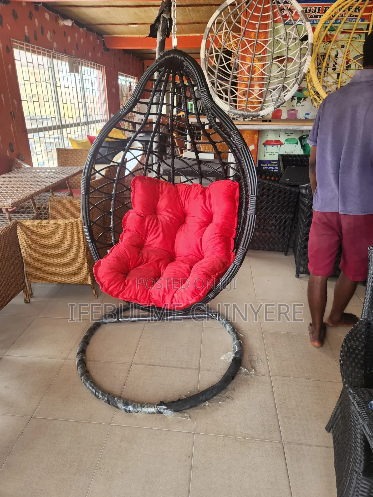 Black Pawpaw Head Design Swinging Chair F