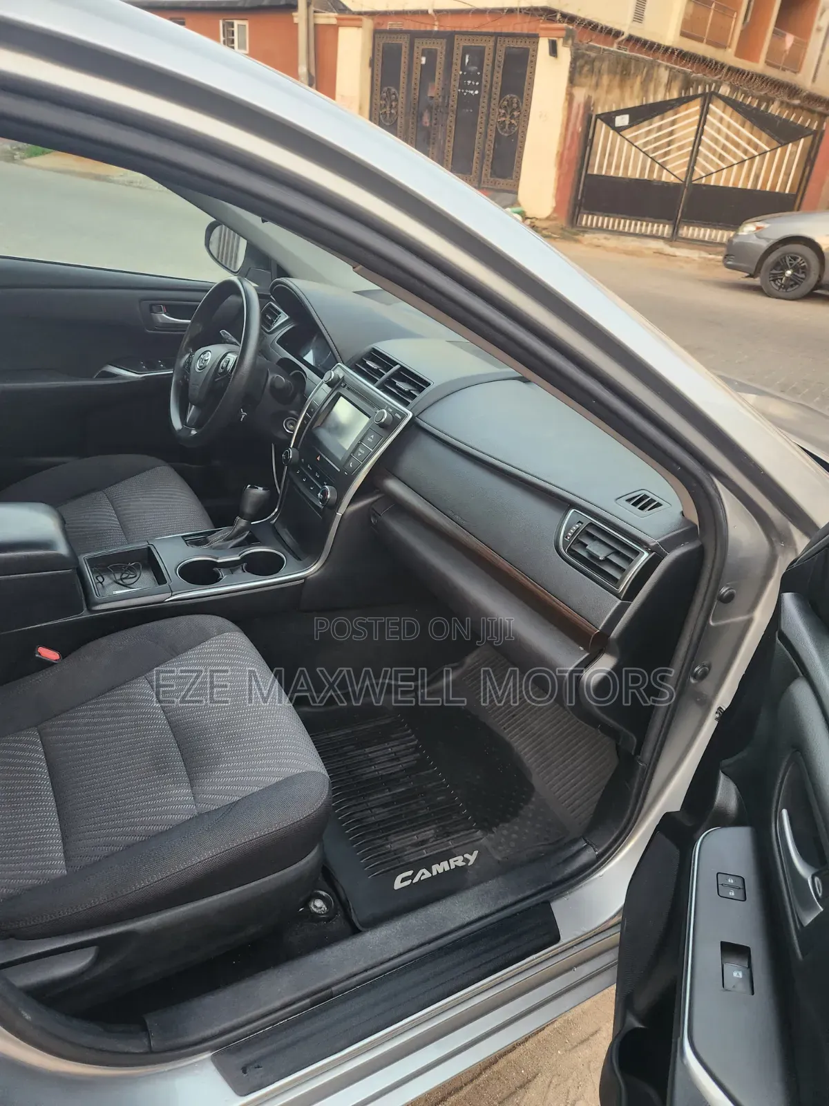 Toyota Camry LE 4dr Sedan (2.5L 4cyl 6A) 2017 Silver