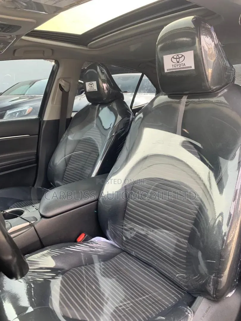 Toyota Camry SE 2022 Black