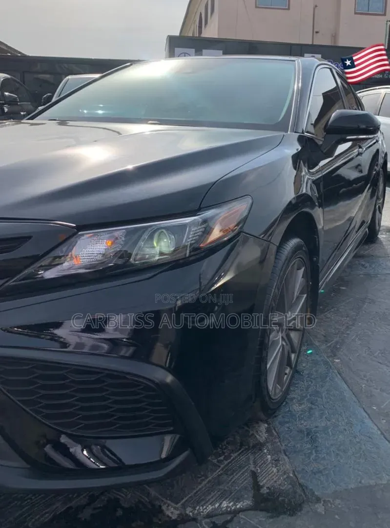 Toyota Camry SE 2022 Black