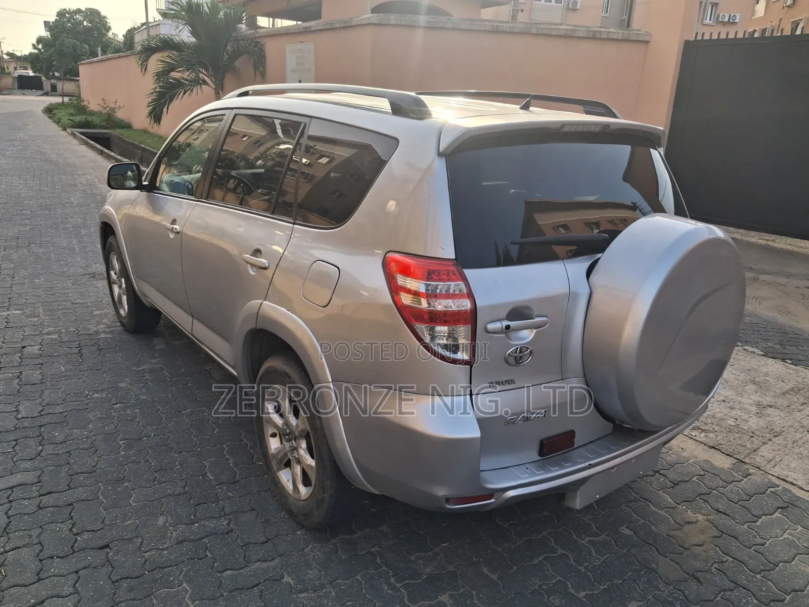 Toyota RAV4 2.5 Limited 2010 Silver