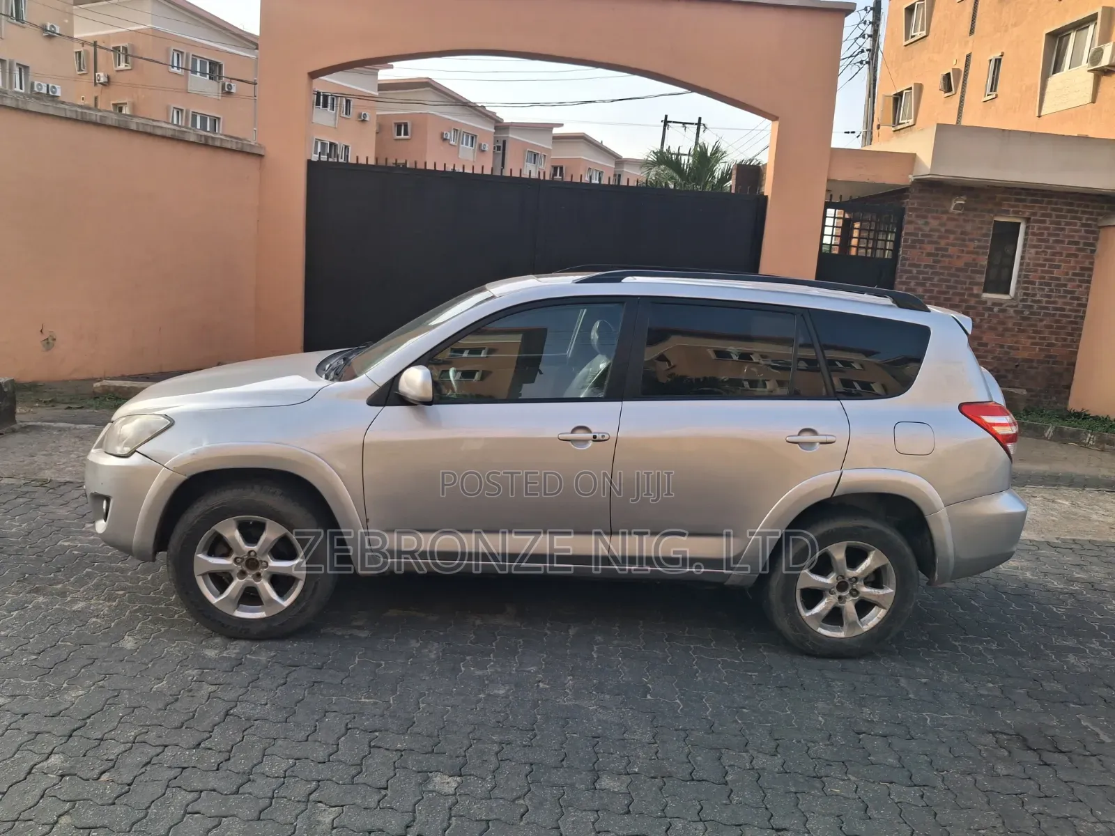 Toyota RAV4 2.5 Limited 2010 Silver