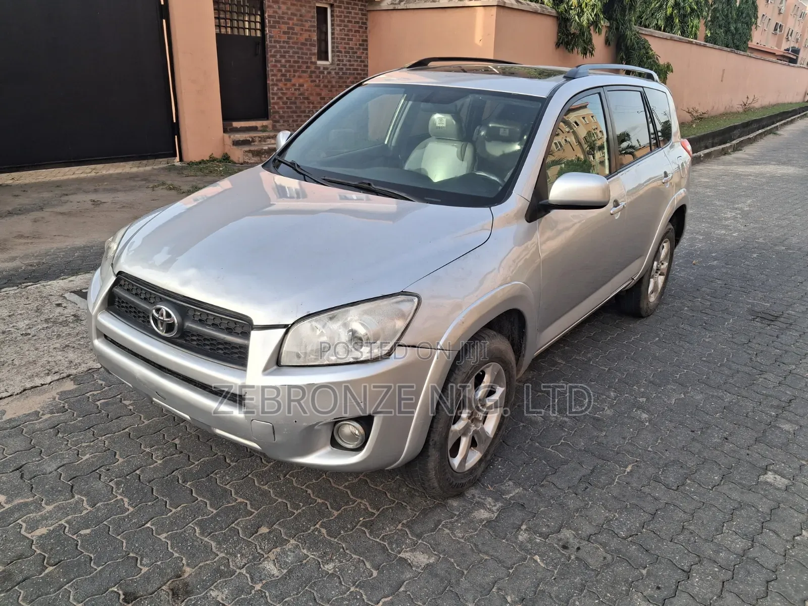 Toyota RAV4 2.5 Limited 2010 Silver