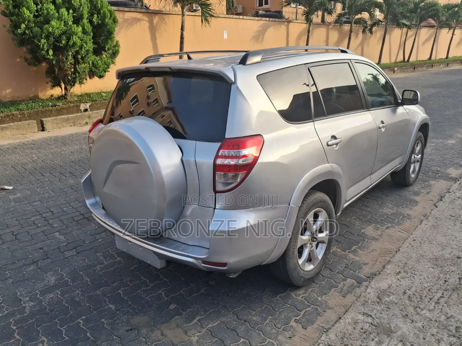 Toyota RAV4 2.5 Limited 2010 Silver