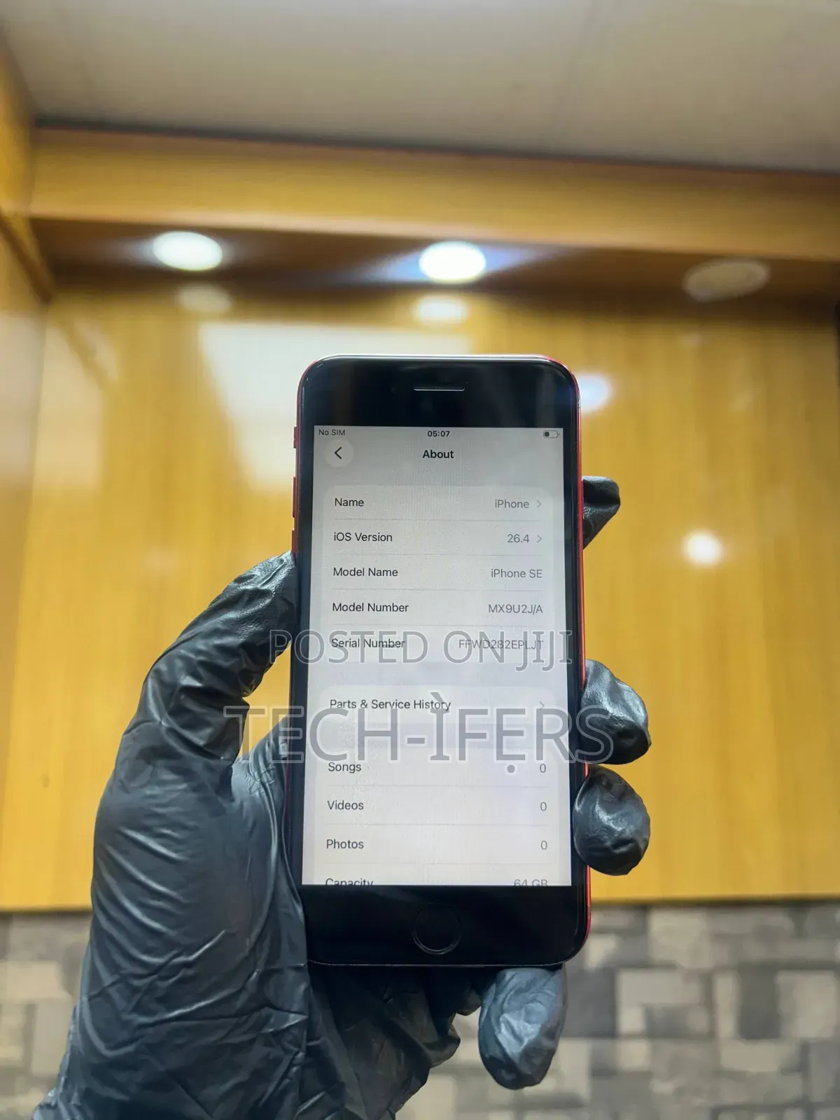 Apple iPhone SE (2020) 64 GB Red