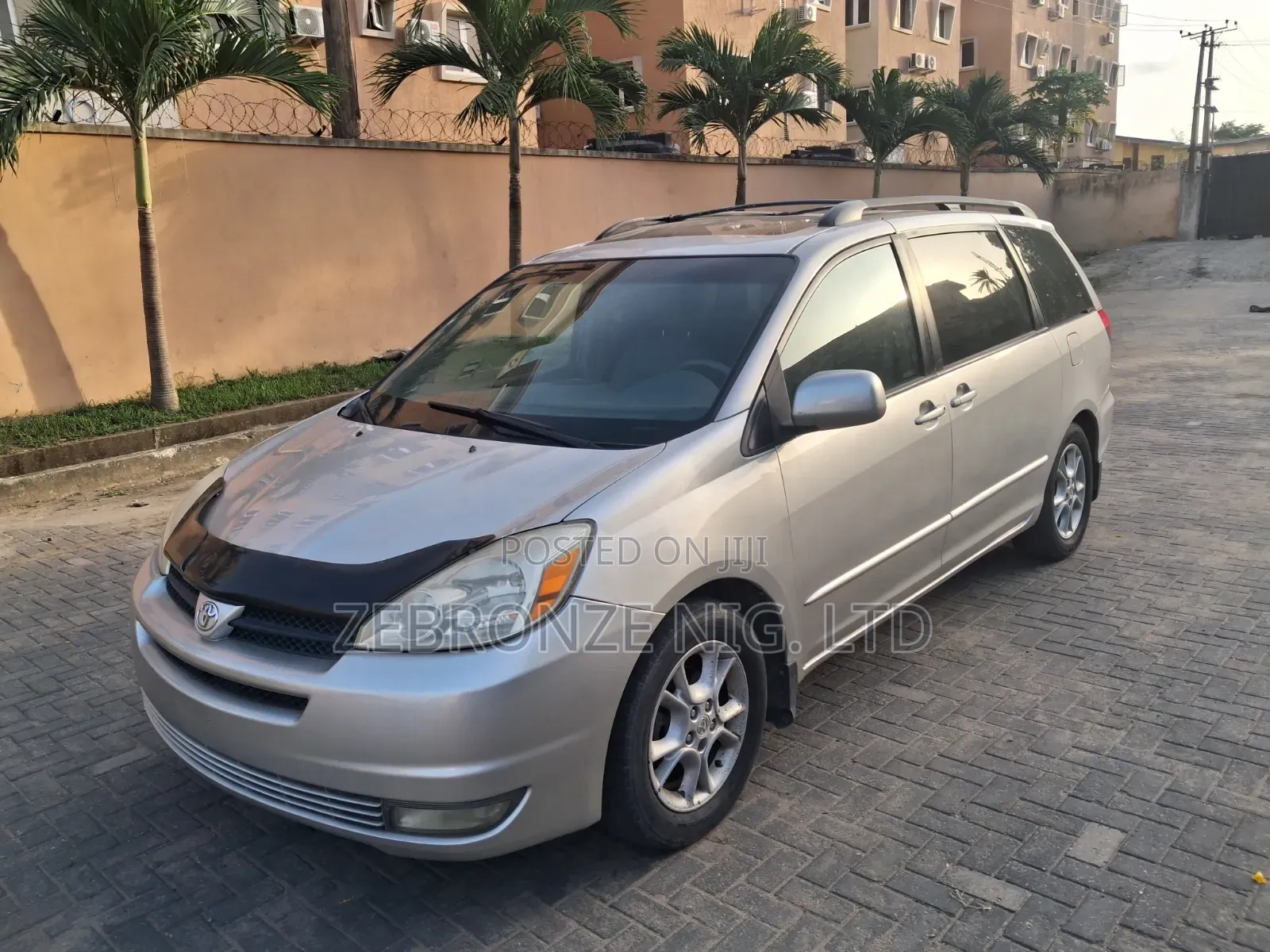 Toyota Sienna XLE AWD (3.3L V6 5A) 2004 Silver