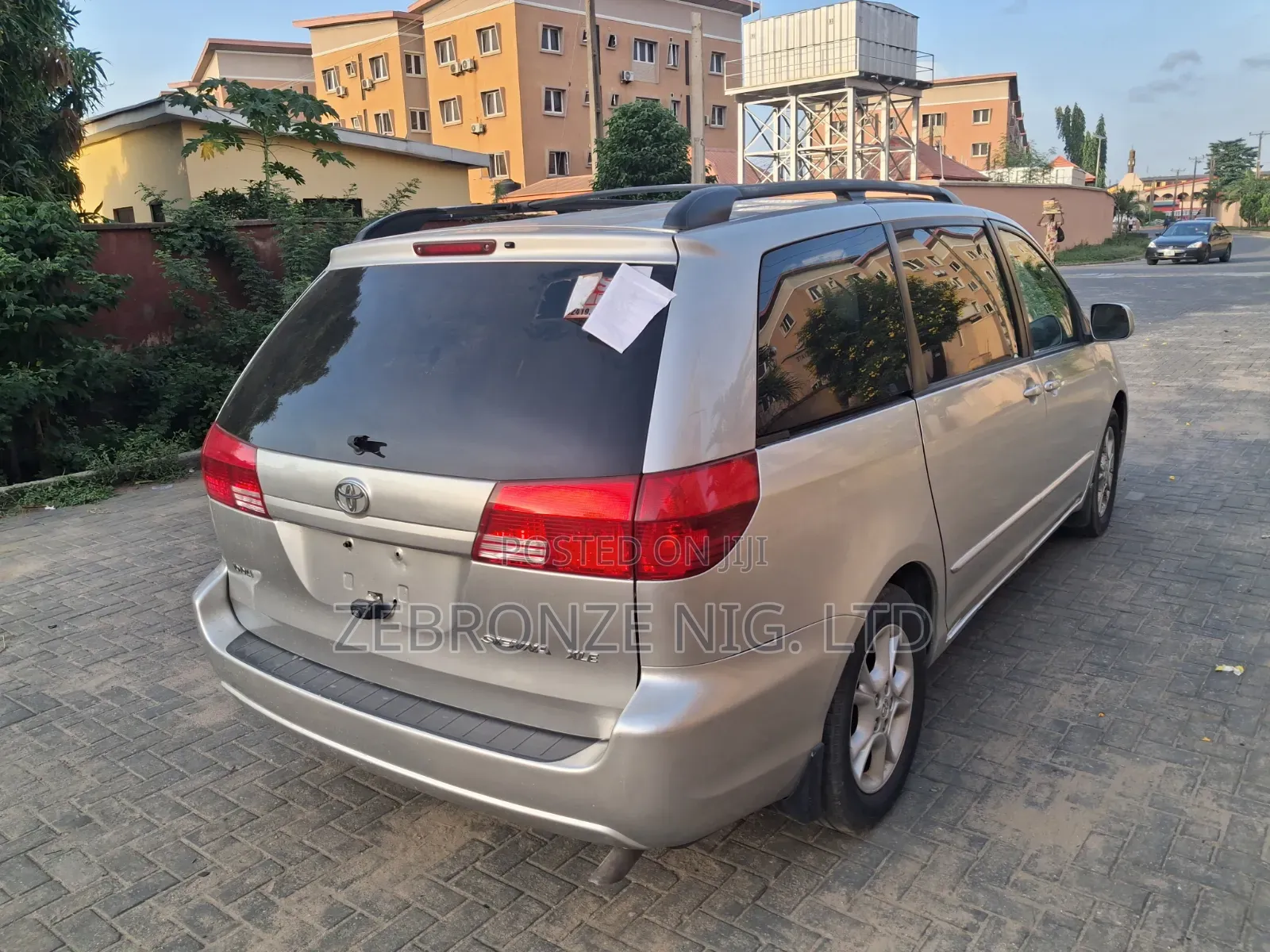 Toyota Sienna XLE AWD (3.3L V6 5A) 2004 Silver