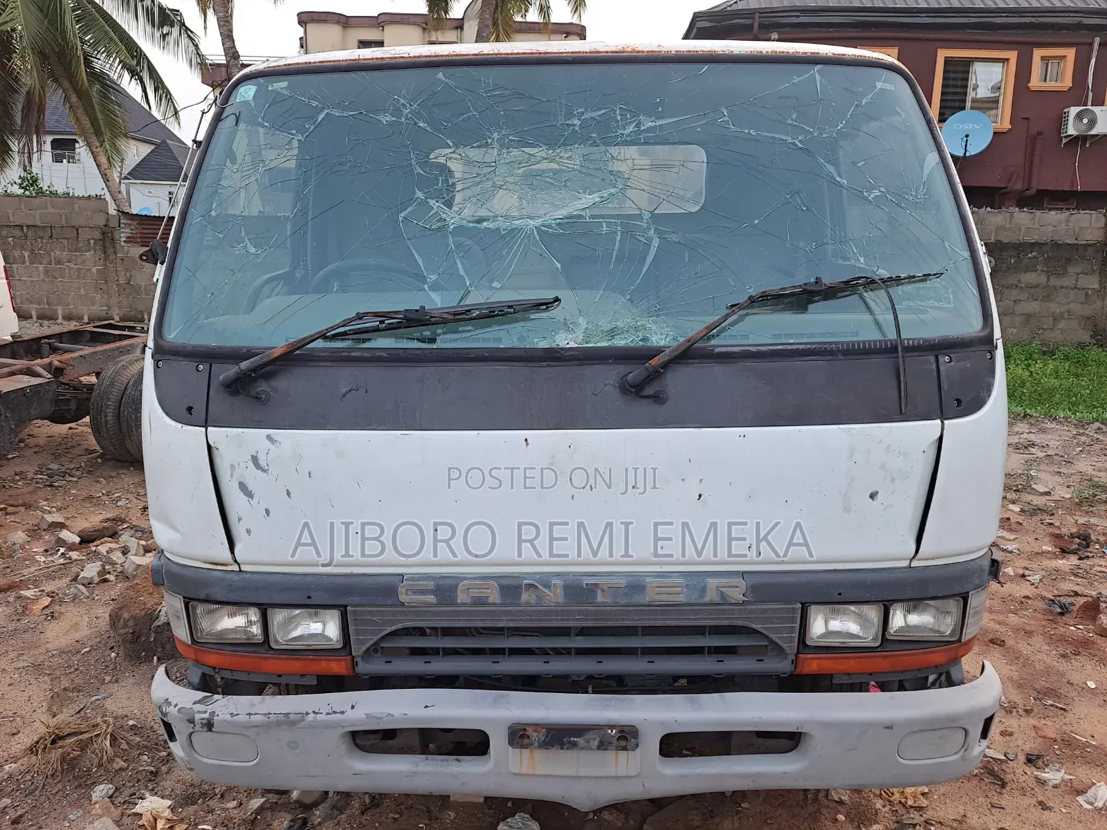 Mitsubishi Canter 2000 White