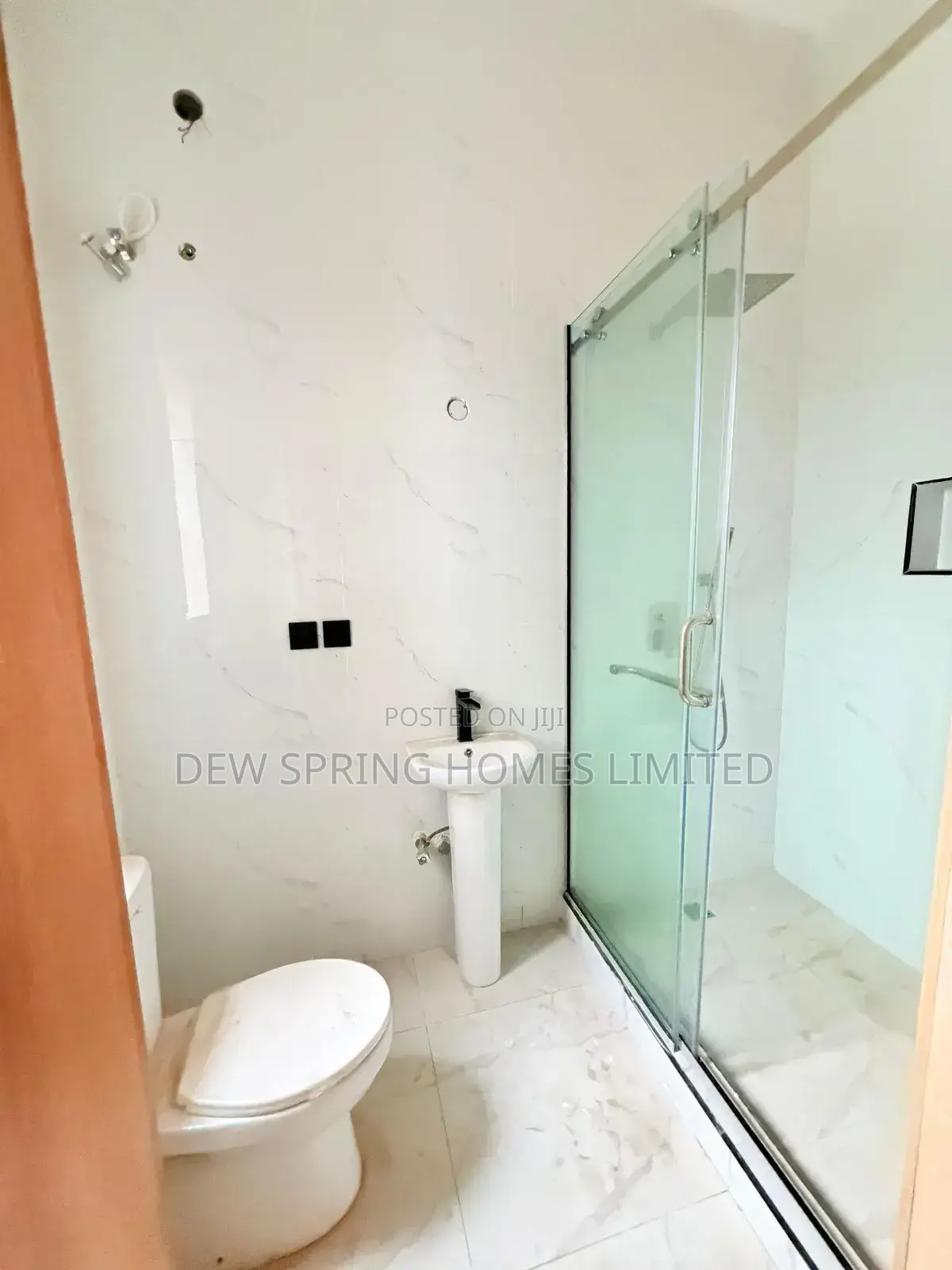 5bdrm Duplex in Magodo Phase 1 for sale