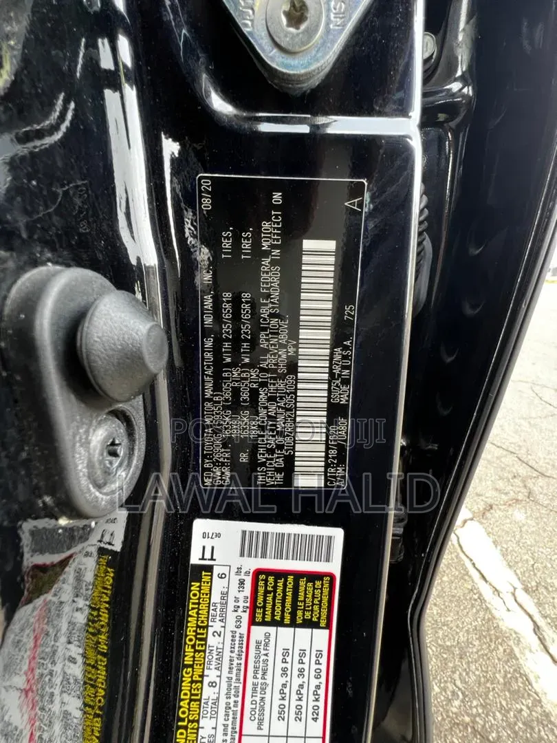 Toyota Highlander LE 2021 Black