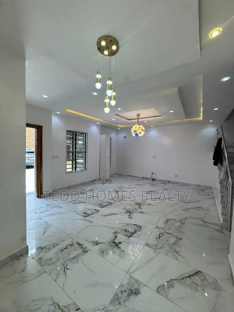 5bdrm Duplex in Ikate for rent