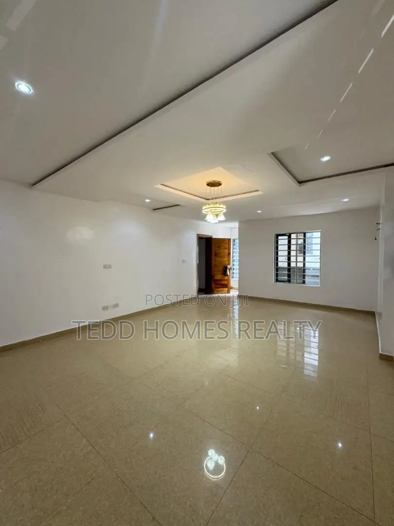 5bdrm Duplex in Ikate for rent