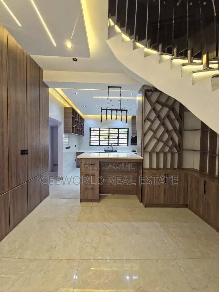 5bdrm Duplex in Onikoko Agodi Gra for sale