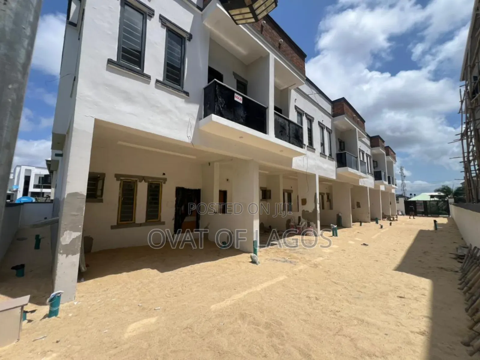 4bdrm Duplex in Ikota Villa for sale