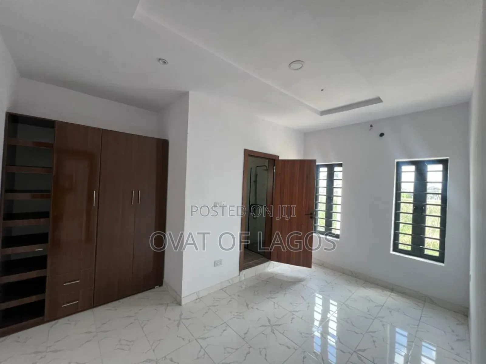 4bdrm Duplex in Ikota Villa for sale