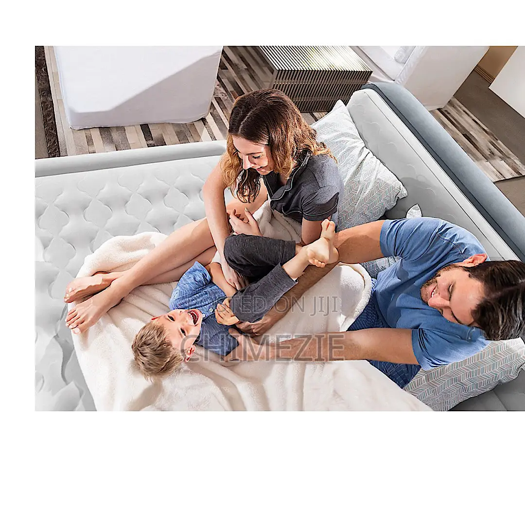 Intex Dura-Beam Deluxe Ultra Plush Headboard Air Mattress